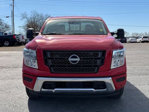 Used 2024 Nissan Titan SV w/ SV Convenience Package image 10