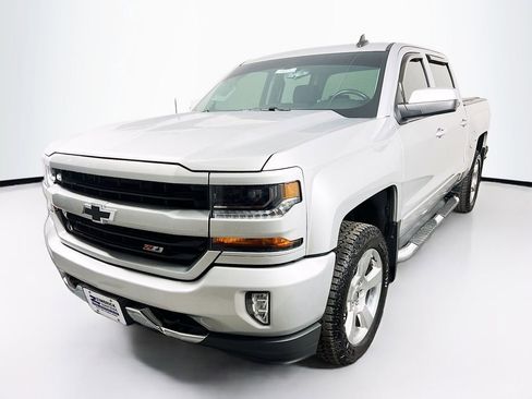 Used 2018 Chevrolet Silverado 1500 LT w/ All Star Edition image 3
