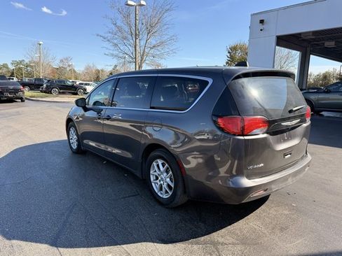 Used 2023 Chrysler Voyager LX image 6