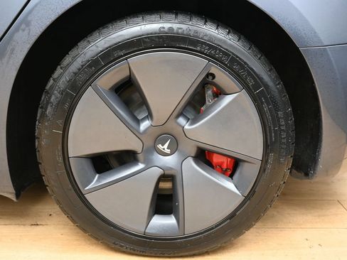 Used 2023 Tesla Model 3 Standard Range RWD image 40