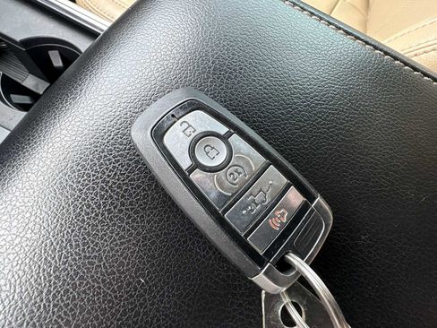 Used 2020 Ford F250 Lariat w/ Lariat Ultimate Package AWD/4WD image 24