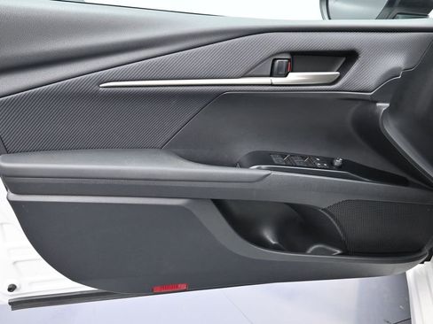 Used 2025 Toyota Camry SE image 10