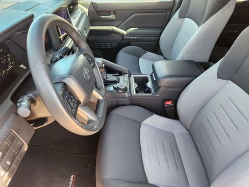Certified 2025 Toyota Tacoma TRD Off-Road AWD/4WD image 13
