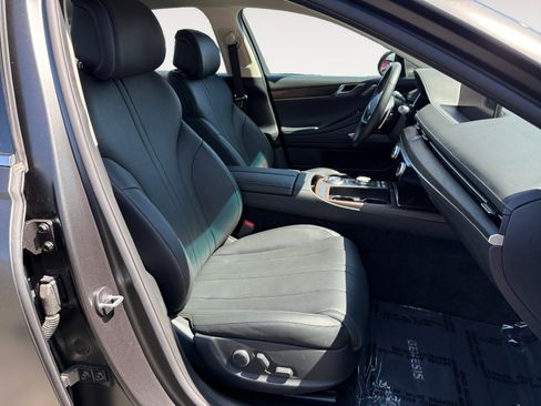 Used 2024 Genesis G80 image 19