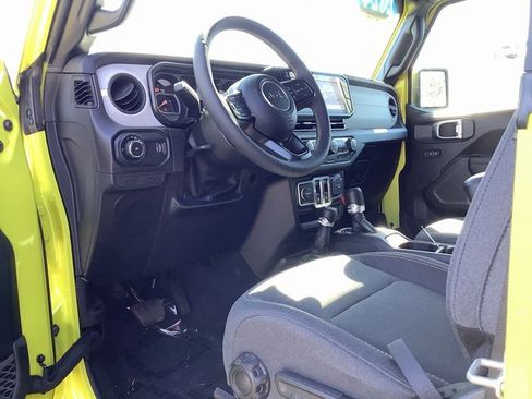 Used 2024 Jeep Wrangler Sport S image 6