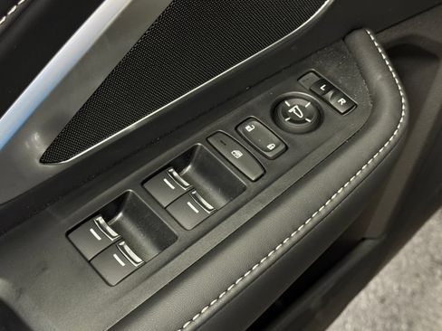 Used 2025 Acura RDX SH-AWD image 13