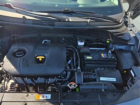 Used 2025 Kia Soul LX w/ LX Technology Package FWD image 7