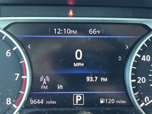 Used 2025 Nissan Sentra SR image 22