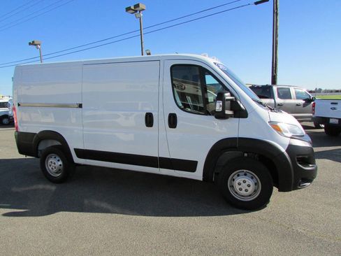 Used 2023 RAM ProMaster 2500 image 5