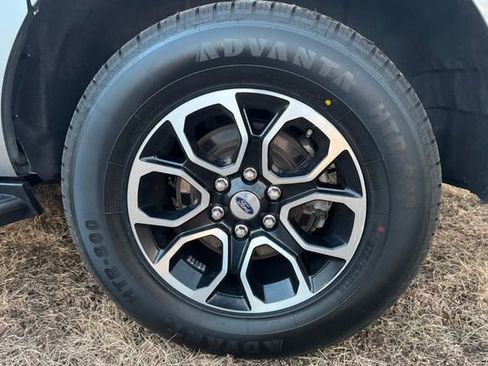 Used 2024 Ford Expedition Max XLT image 13