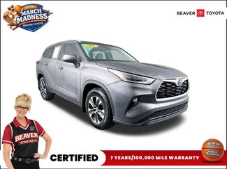Used 2021 Toyota Highlander XLE video 1