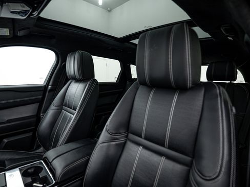 Used 2018 Land Rover Range Rover Velar R-Dynamic SE image 12