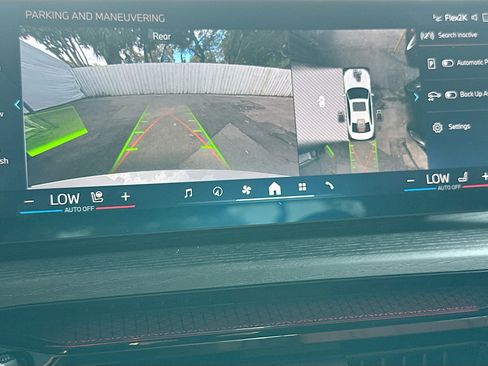 Used 2025 BMW 330i Sedan image 14