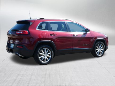 Used 2018 Jeep Cherokee Limited w/ Trailer Tow Group AWD/4WD image 7