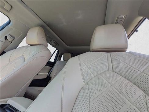 Used 2023 Toyota Highlander Platinum image 16