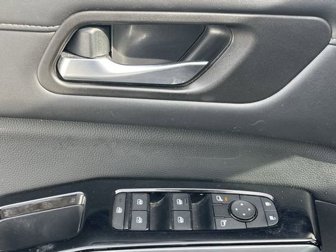 Used 2023 Nissan Pathfinder SL image 30