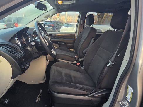 Used 2017 Dodge Grand Caravan SE w/ Power Window Group image 13