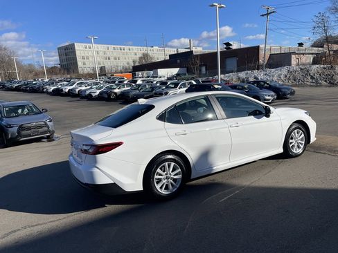 Used 2026 Toyota Camry LE w/ Convenience Package image 8