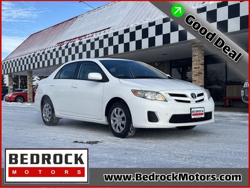 Used 2011 Toyota Corolla LE image 1