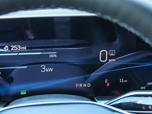 New 2025 Cadillac Lyriq Luxury image 24