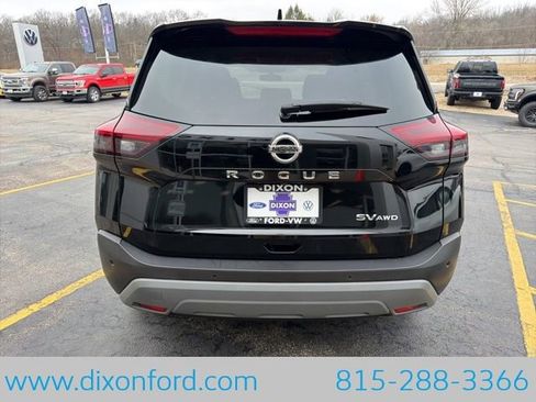 Used 2021 Nissan Rogue SV image 6