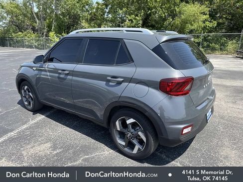 Used 2025 Hyundai Venue SEL FWD image 6