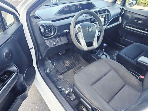 Used 2015 Toyota Prius C Two image 9