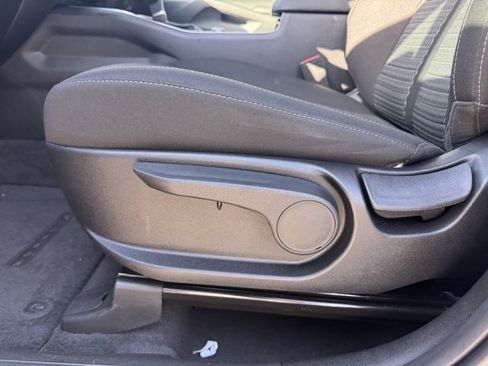 Certified 2025 Kia Sorento LX image 21