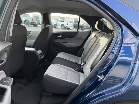 Used 2022 Chevrolet Equinox LS image 34