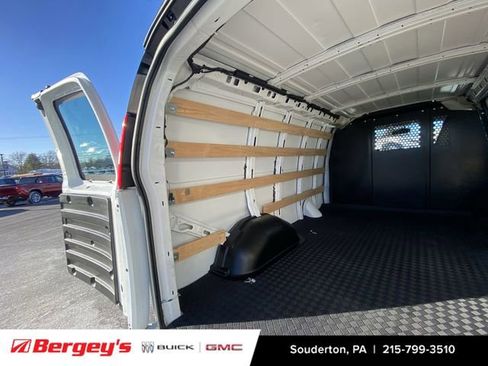 Certified 2024 Chevrolet Express 2500 Work Van w/ Driver Convenience Package image 28