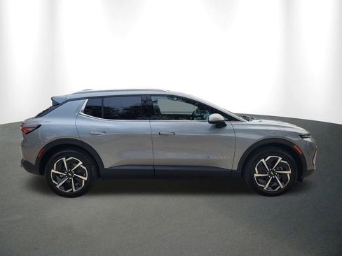 New 2026 Chevrolet Equinox EV LT image 9