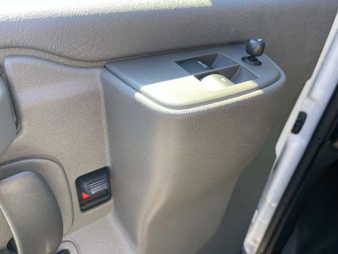 New 2025 Chevrolet Express 2500 w/ Enhanced Convenience Package image 17
