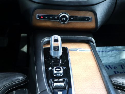 Used 2017 Volvo XC90 T8 Excellence image 29