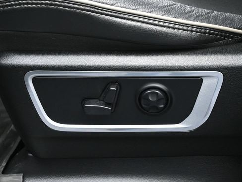 Used 2020 RAM 1500 Laramie AWD/4WD image 11