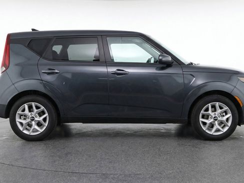 Used 2025 Kia Soul LX w/ LX Technology Package image 11