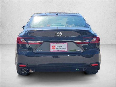 Used 2025 Toyota Camry SE image 7