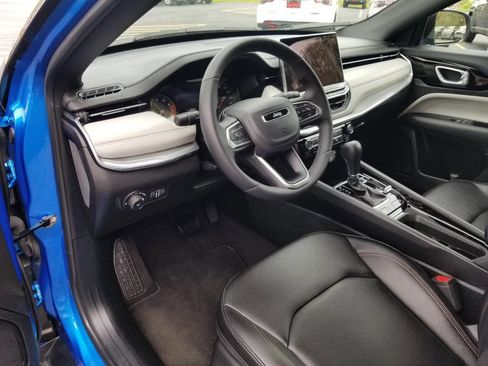 Used 2024 Jeep Compass Limited AWD/4WD image 8