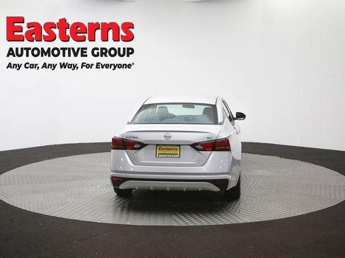 Used 2024 Nissan Altima 2.5 SV FWD image 37