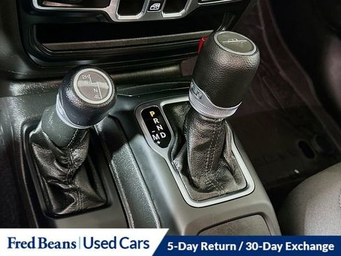 Certified 2022 Jeep Gladiator Willys image 19