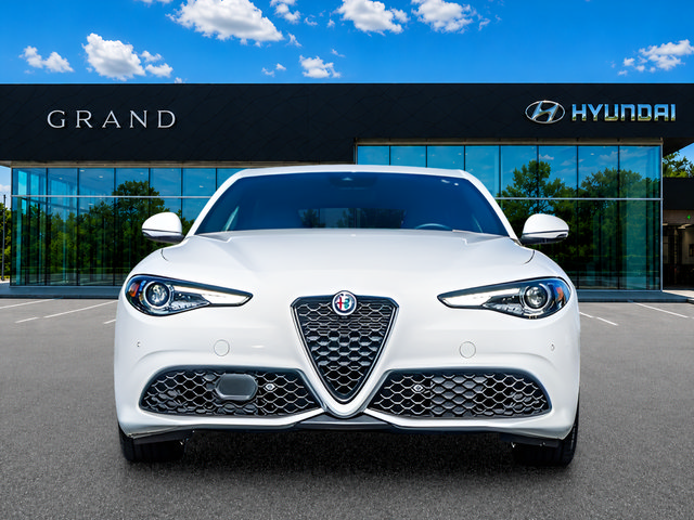 Used 2023 Alfa Romeo Giulia Sprint AWD/4WD image 9