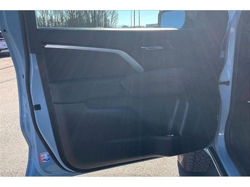 Used 2025 Chevrolet Colorado Z71 w/ Technology Package image 23