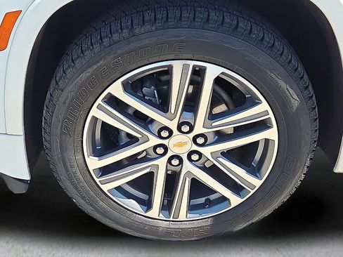 Used 2023 Chevrolet Traverse High Country AWD/4WD image 9