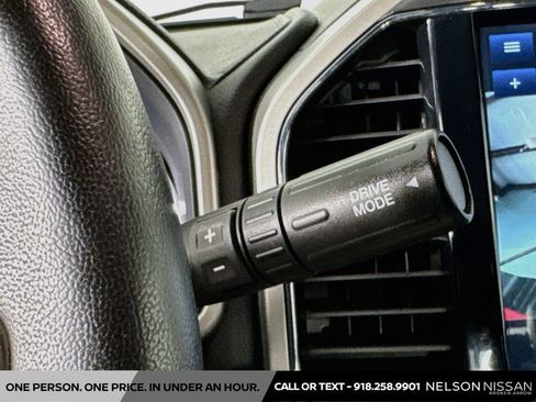 Used 2022 Ford F250 Lariat w/ Black Appearance Package AWD/4WD image 17