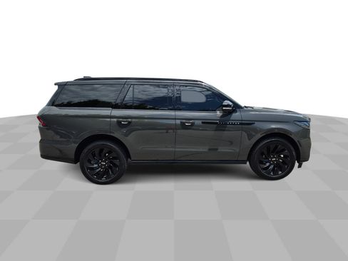 Used 2025 Lincoln Navigator Black Label AWD/4WD image 10