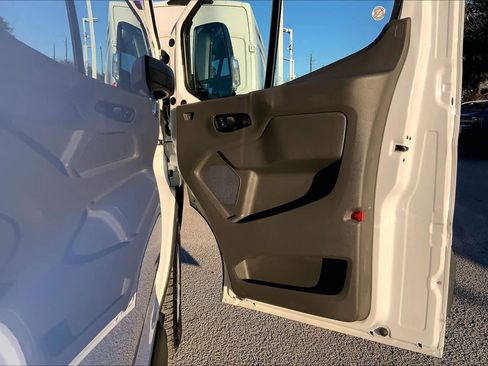 Used 2024 Ford Transit 350 XLT image 19