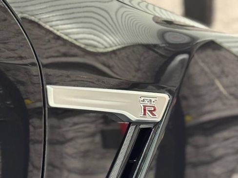 Used 2024 Nissan GT-R w/ Floor Mat Package AWD/4WD image 12