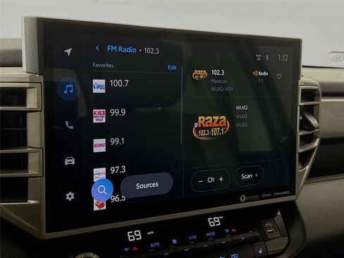 Used 2022 Toyota Tundra SR5 w/ SR5 Premium Package image 22