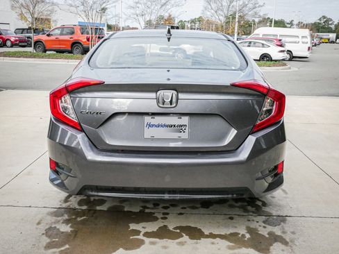 Used 2018 Honda Civic EX image 9