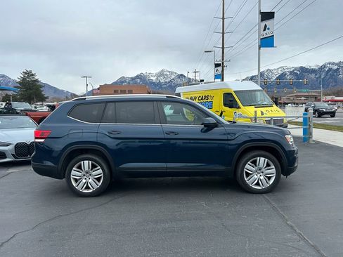 Used 2019 Volkswagen Atlas SE w/ Towing Package image 2