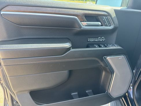 Certified 2024 Chevrolet Silverado 1500 High Country w/ Technology Package AWD/4WD image 12